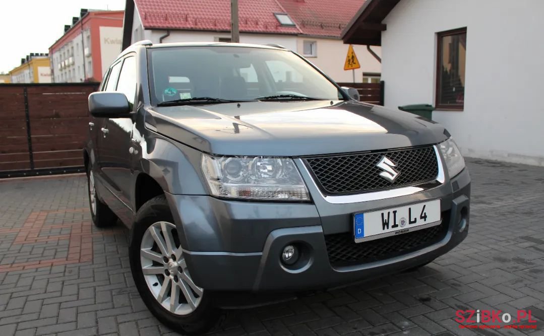 2009' Suzuki Grand Vitara photo #1
