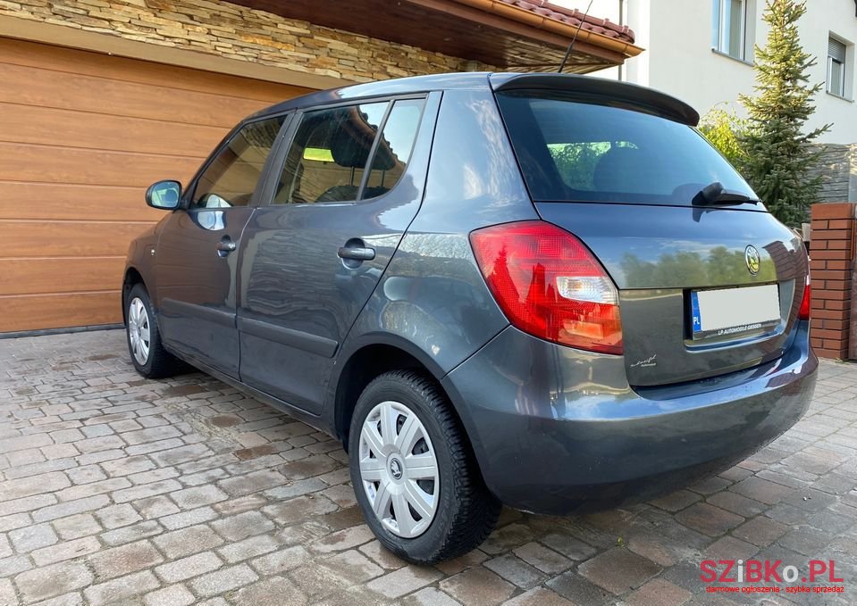 2009' Skoda Fabia photo #4
