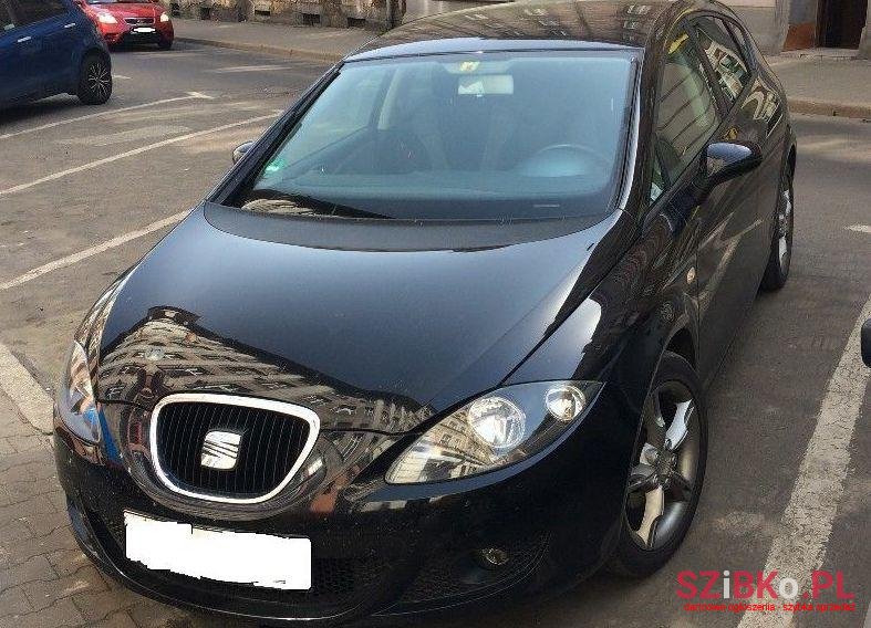 2008' SEAT Leon photo #2