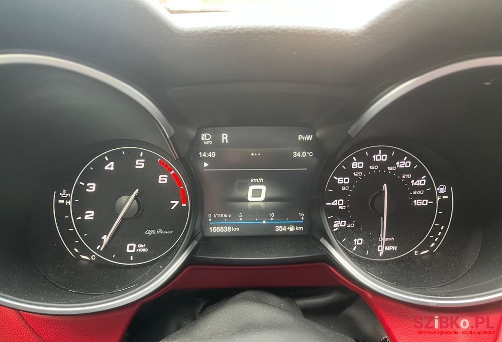 2017' Alfa Romeo Stelvio photo #3
