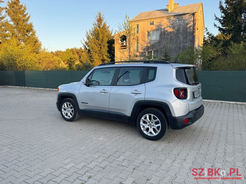 2016' Jeep Renegade photo #3