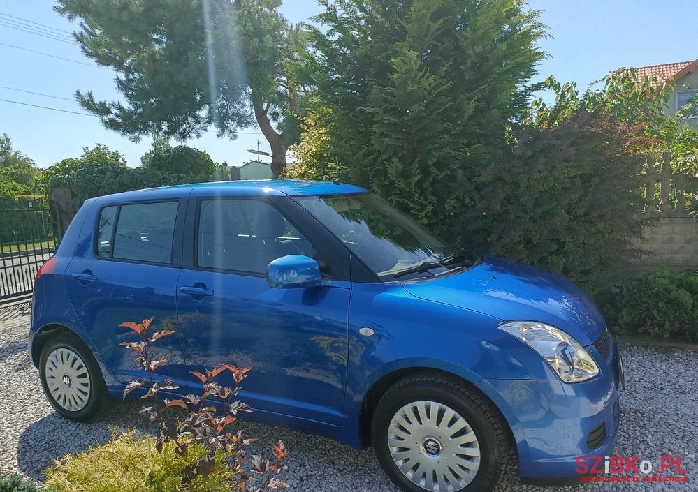 2005' Suzuki Swift photo #6