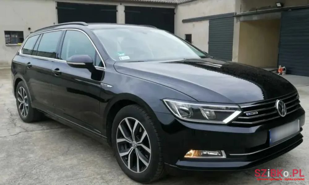 2015' Volkswagen Passat photo #5