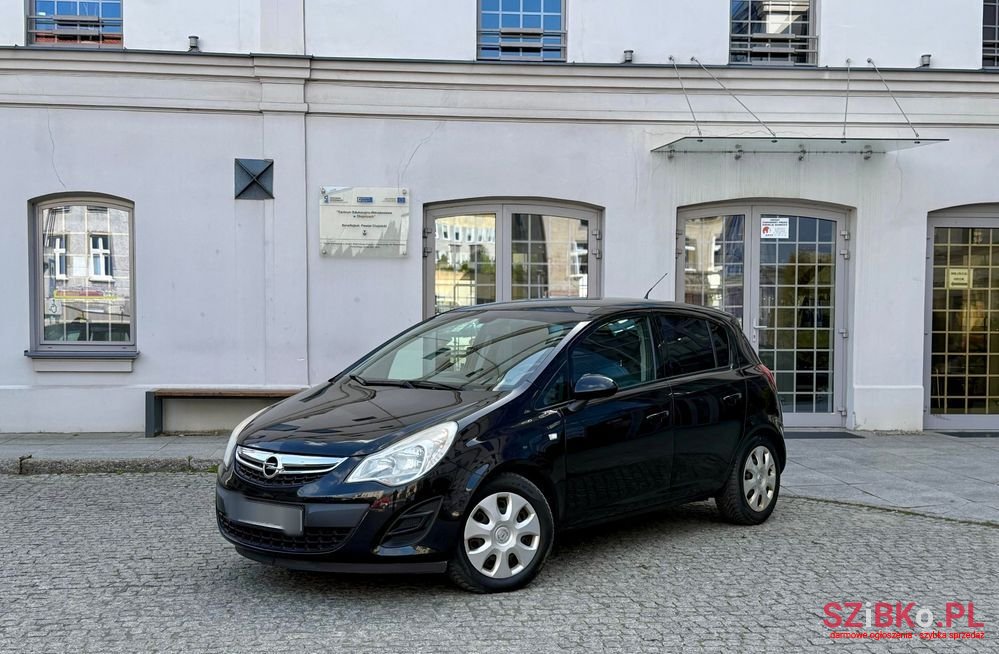 2011' Opel Corsa 1.2 16V Cosmo photo #1