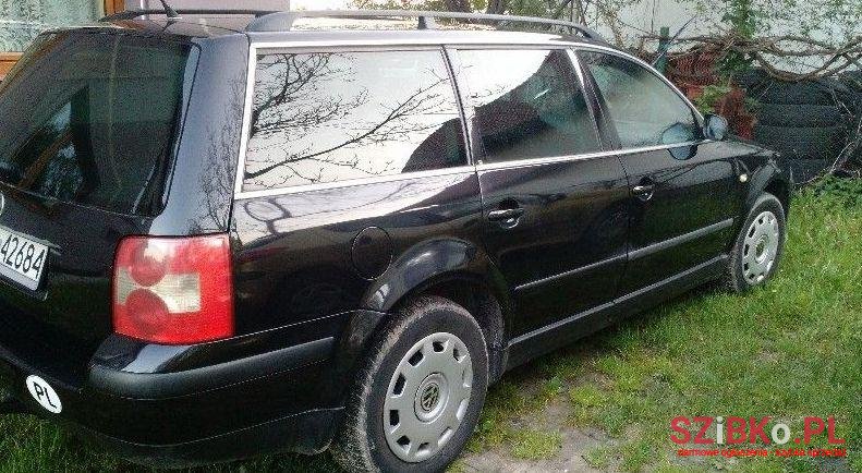 2002' Volkswagen Passat photo #1