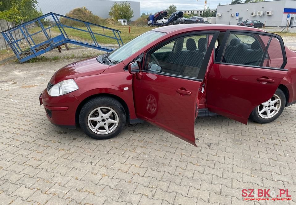 2007' Nissan Tiida photo #2