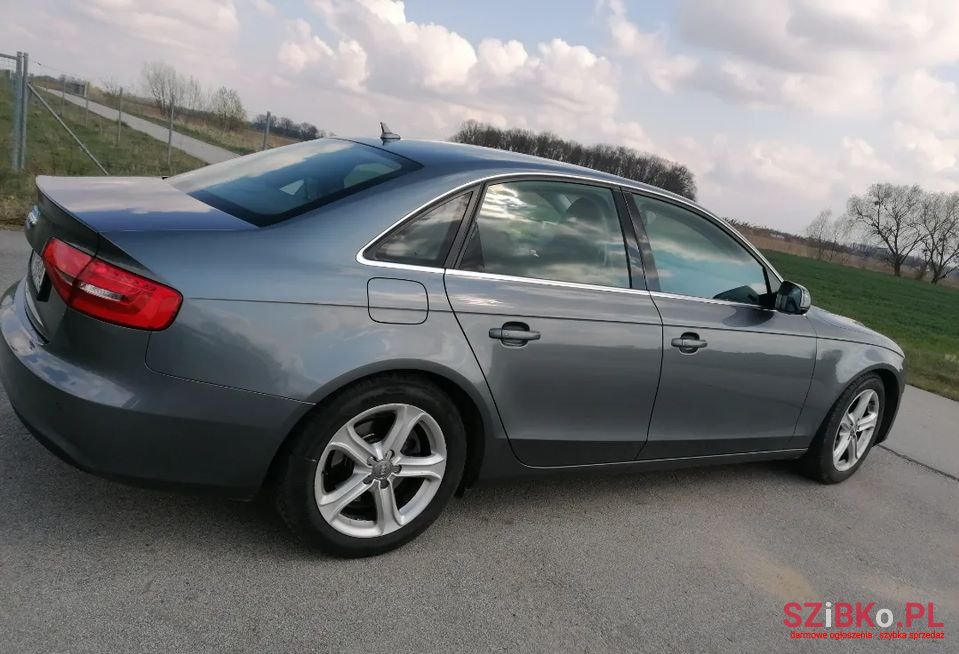 2012' Audi A4 photo #1