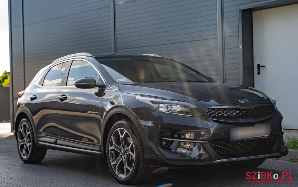 2021' Kia XCeed photo #2