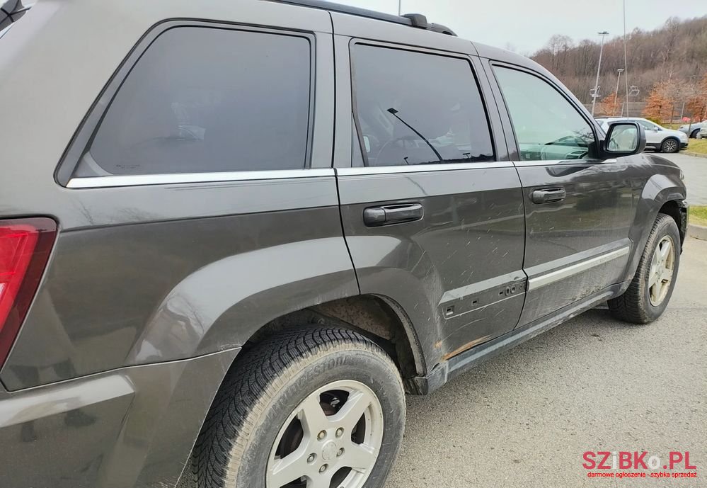 2005' Jeep Grand Cherokee photo #4