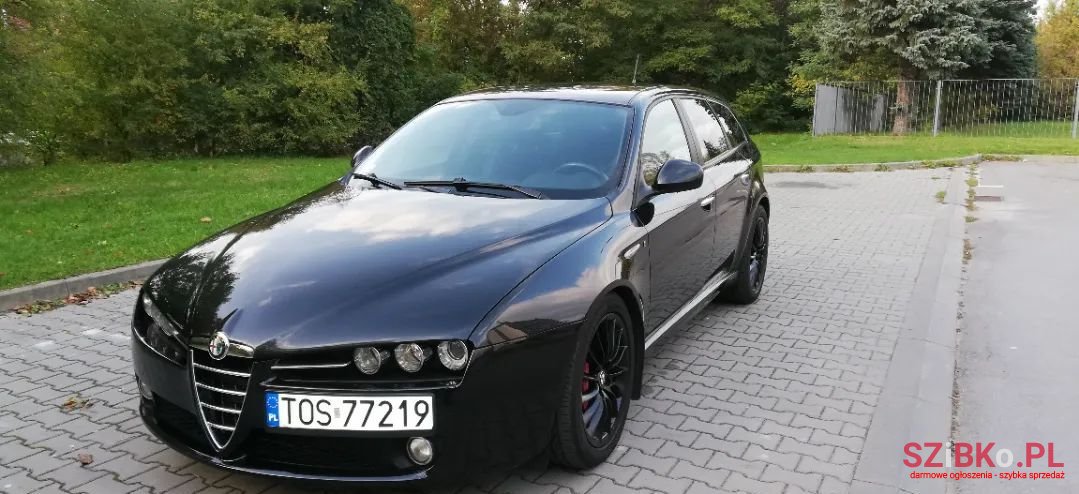 2011' Alfa Romeo 159 photo #6