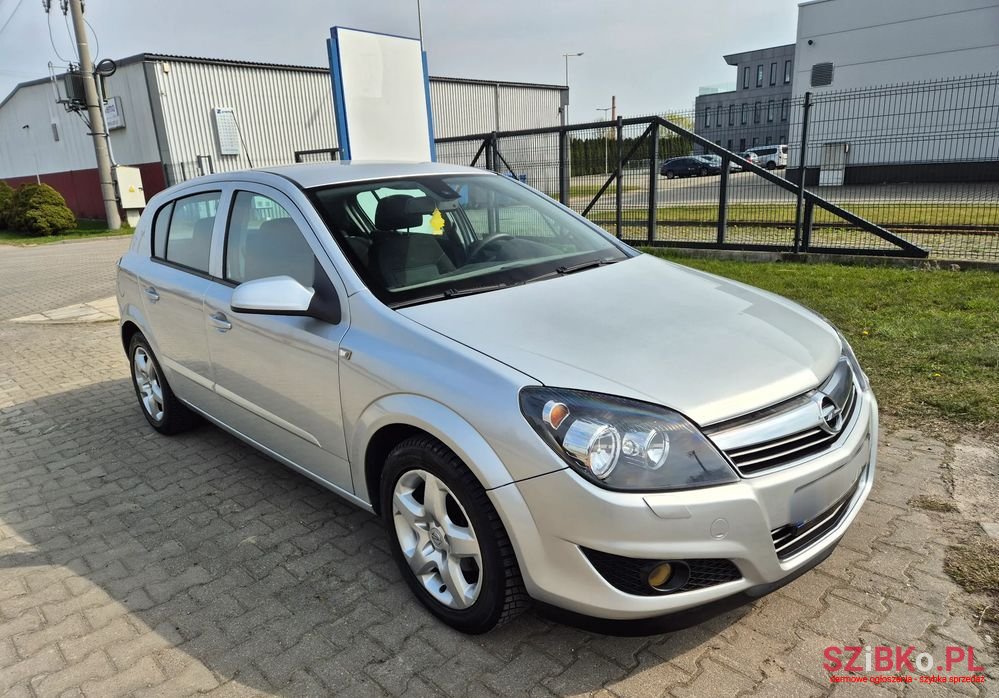 2007' Opel Astra 1.6 Cosmo photo #2
