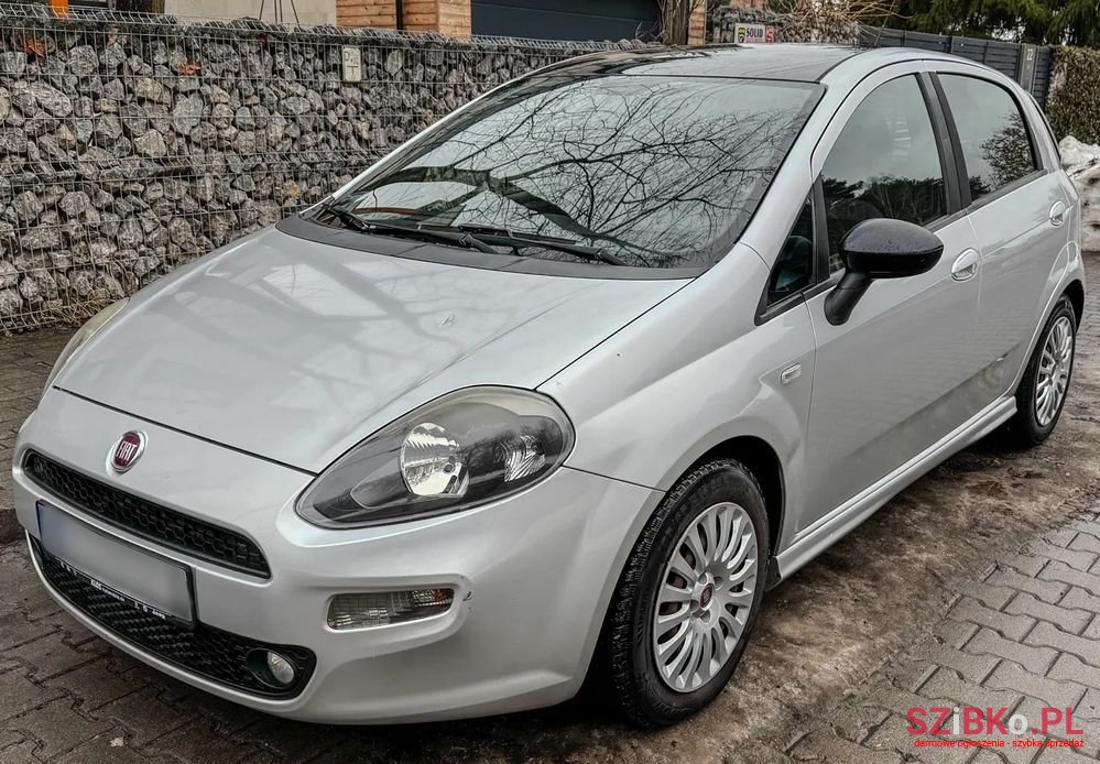 2013' Fiat Punto Evo photo #1