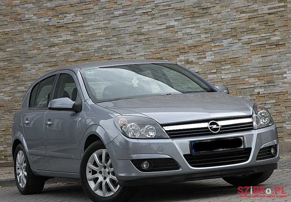 2004' Opel Astra photo #1