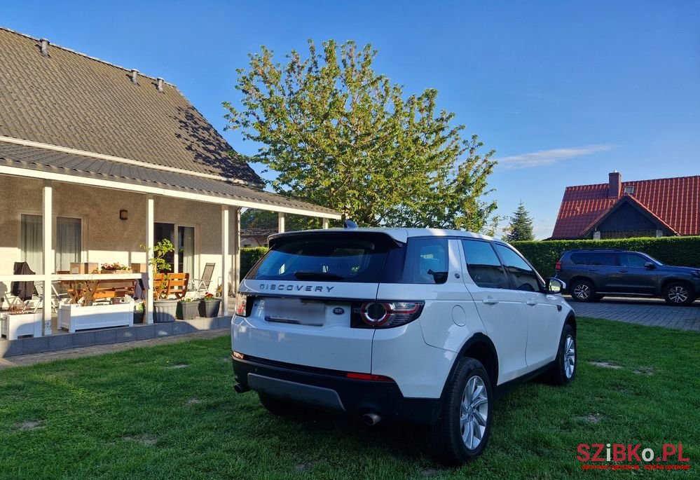 2017' Land Rover Discovery Sport photo #3