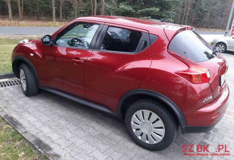 2011' Nissan photo #1