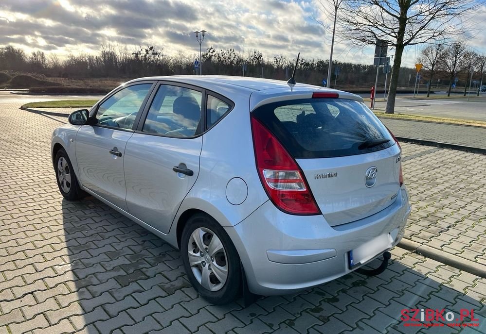 2010' Hyundai i30 1.6 Crdi Classic photo #4