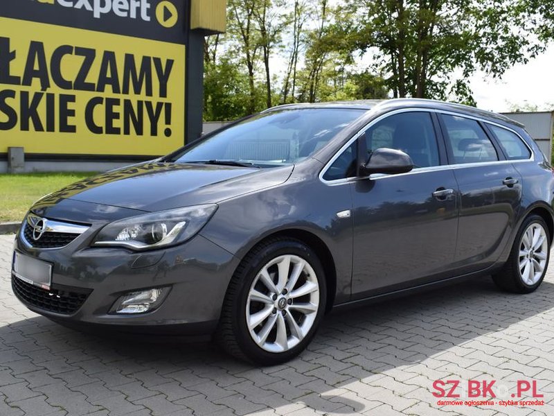 2011' Opel Astra 1.6 Turbo Cosmo photo #5