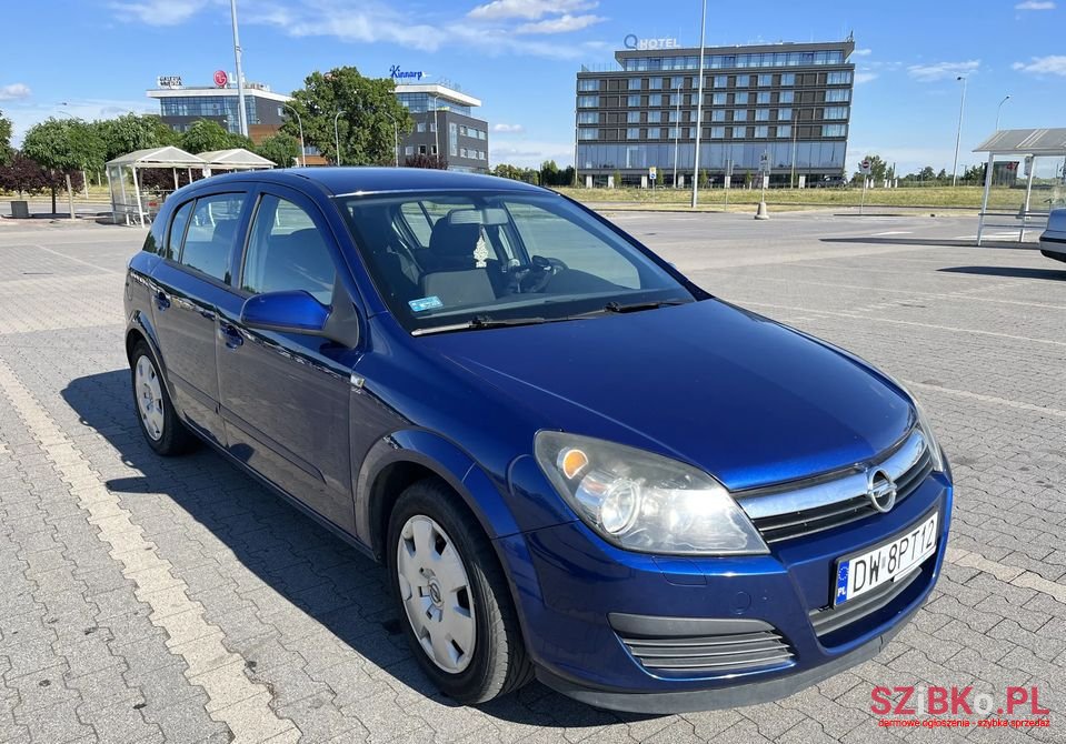 2006' Opel Astra photo #1