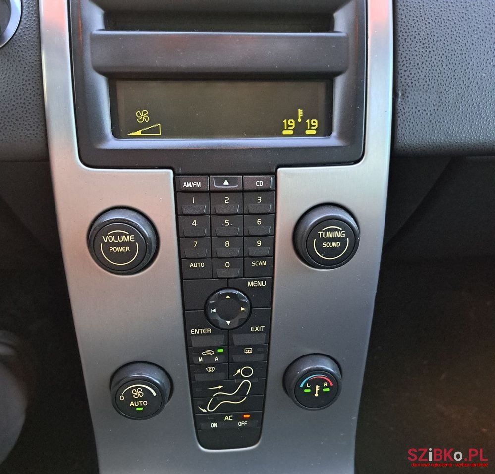 2005' Volvo V50 1.6D Momentum photo #6