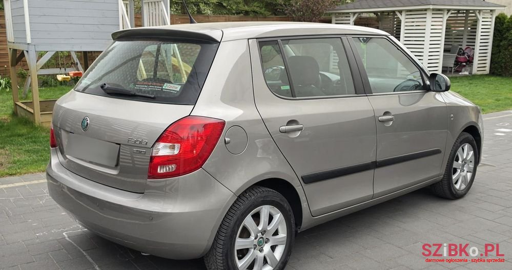 2012' Skoda Fabia 1.2 Tsi Ambition Plus photo #2