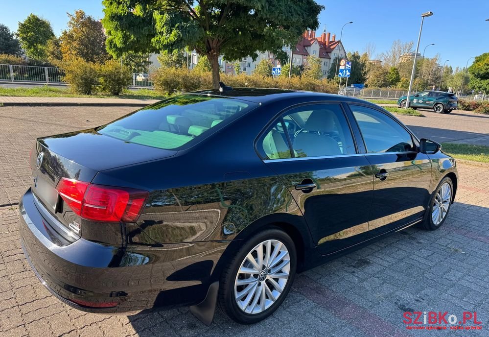 2015' Volkswagen Jetta photo #4