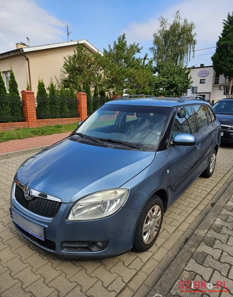 2008' Skoda Fabia photo #2