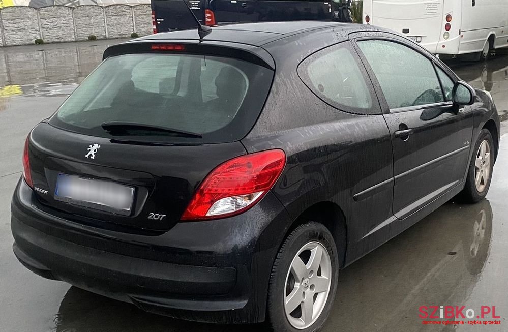 2010' Peugeot 207 photo #4