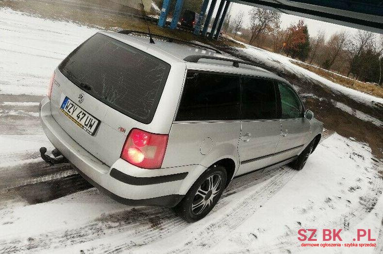 2002' Volkswagen Passat photo #4