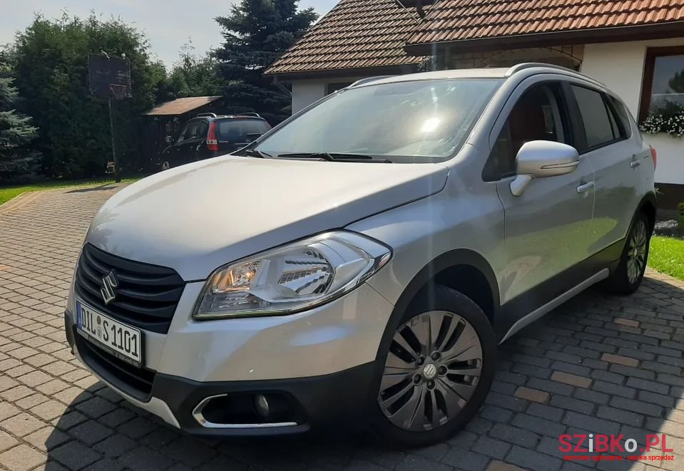 2013' Suzuki Sx4 S-Cross photo #2