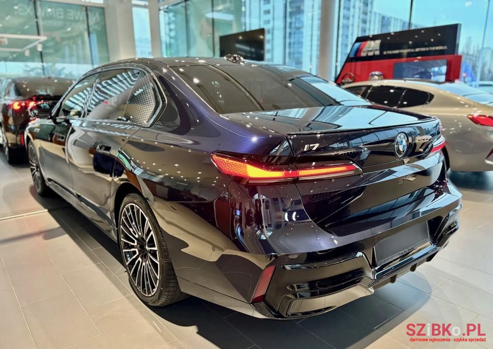 2024' BMW i7 M70 Xdrive photo #4