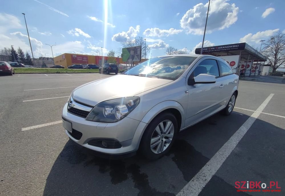 2008' Opel Astra photo #2