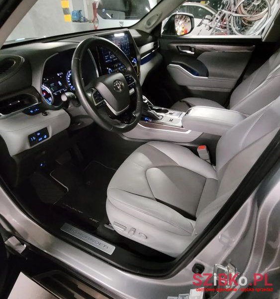 2022' Toyota Highlander photo #5