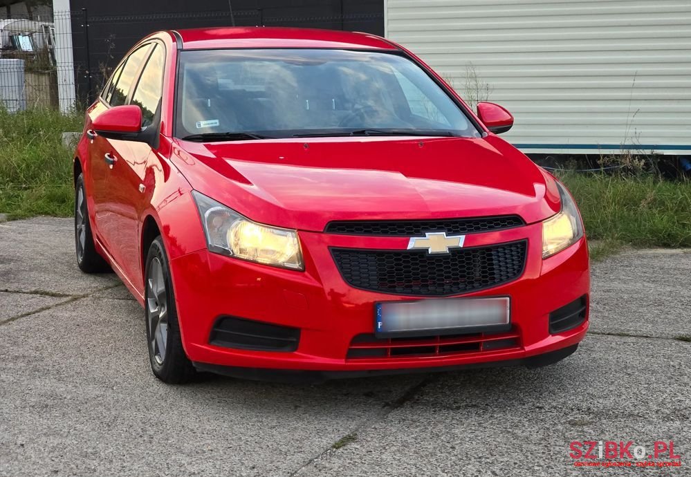 2010' Chevrolet Cruze 1.6 Base photo #2