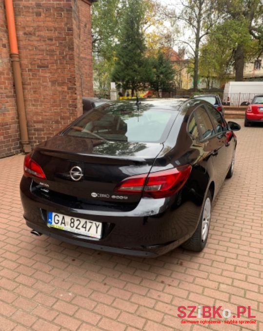 2016' Opel Astra photo #3