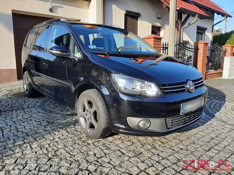 2015' Volkswagen Touran photo #3