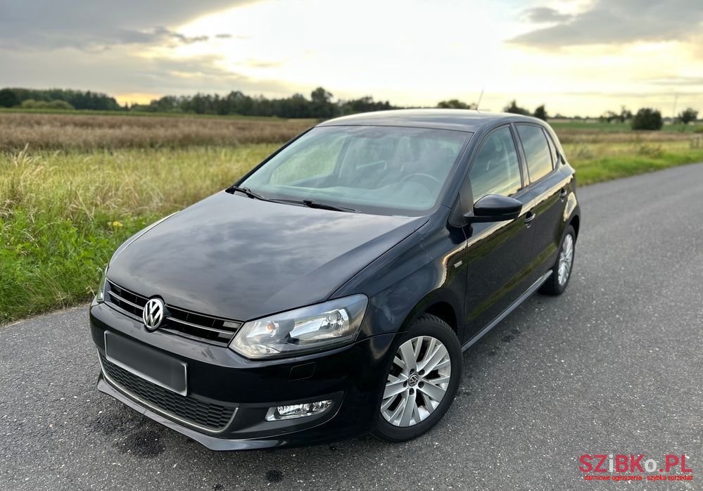 2013' Volkswagen Polo photo #5