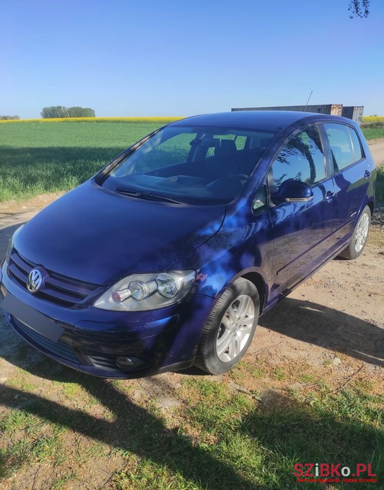 2008' Volkswagen Golf Plus photo #3