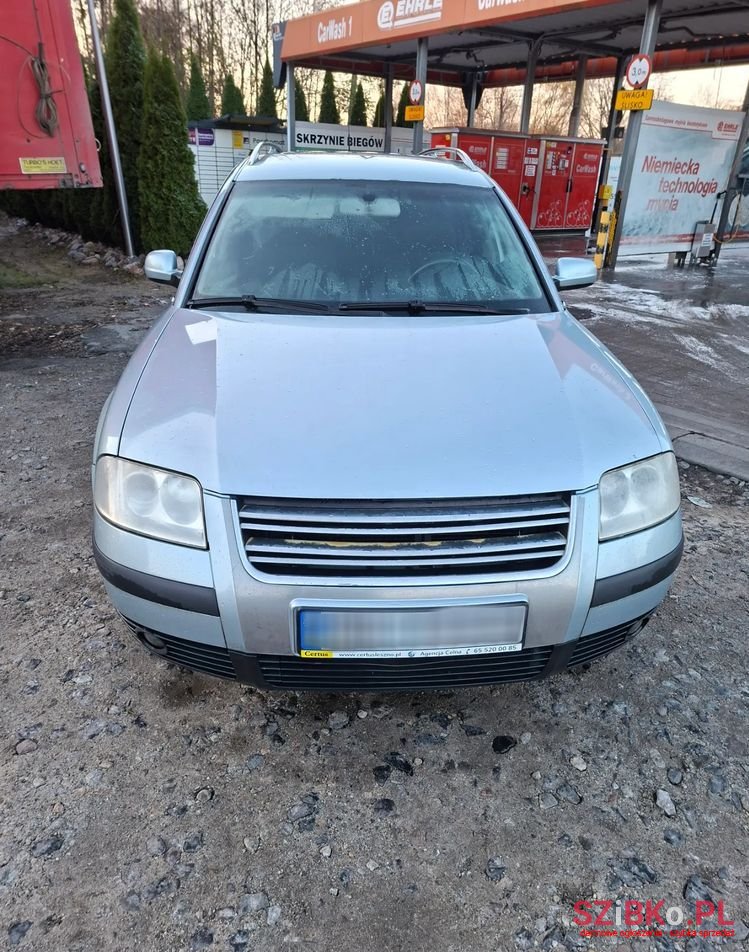 2003' Volkswagen Passat Variant photo #1