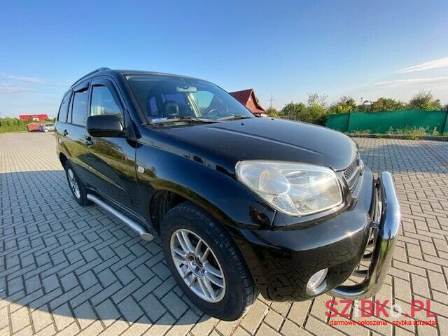 2004' Toyota RAV4 photo #3