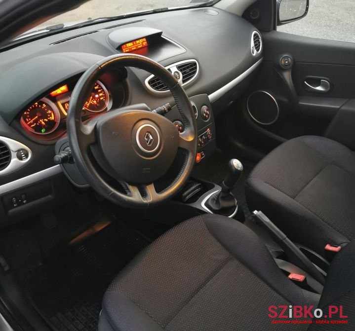 2006' Renault Clio photo #5