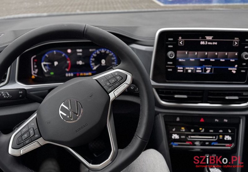 2024' Volkswagen T-Roc photo #5