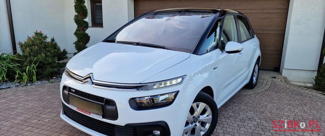 2017' Citroen C4 Picasso photo #2