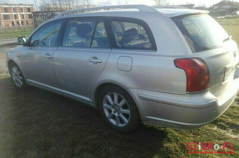 2005' Toyota Avensis photo #1
