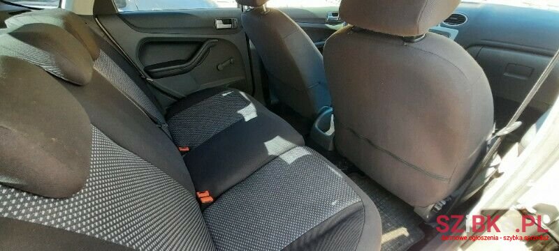 2007' Ford Focus photo #3