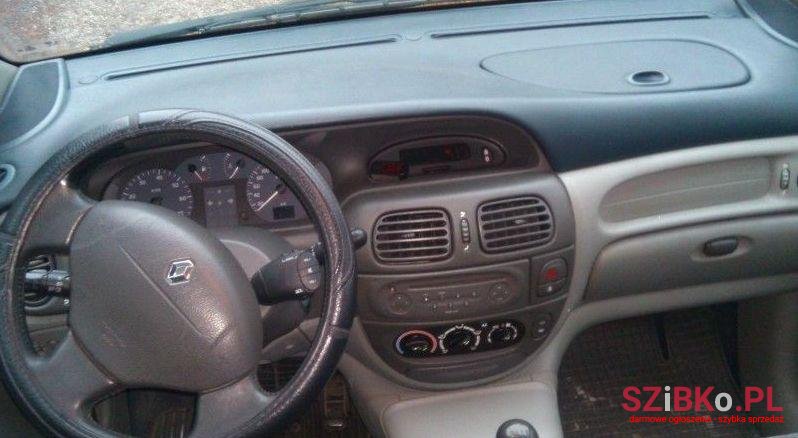 2000' Renault Scenic photo #2