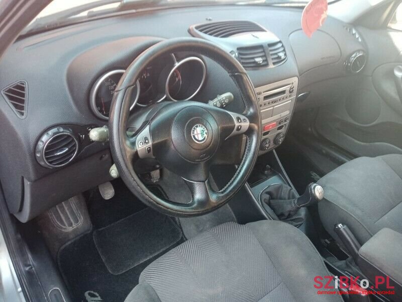 2003' Alfa Romeo 147 photo #5