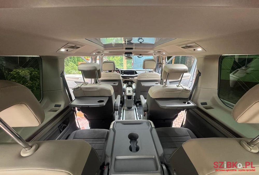 2023' Volkswagen Multivan 2.0 Tdi L2 Style Dsg photo #3