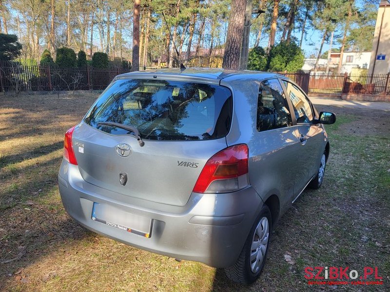 2009' Toyota Yaris 1.0 Luna A/C photo #4