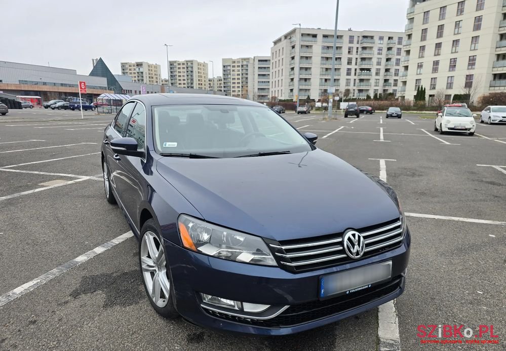 2013' Volkswagen Passat photo #3