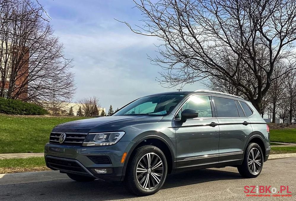 2018' Volkswagen Tiguan photo #2